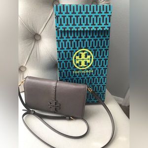 Tory Burch McGraw Leather Wallet Crossbody Purse - Color Silver Maple